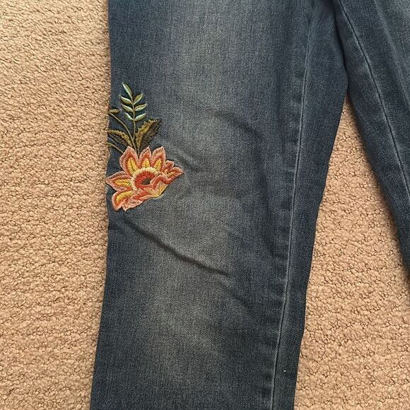 Old Navy Jeans - Picture 3 of 7